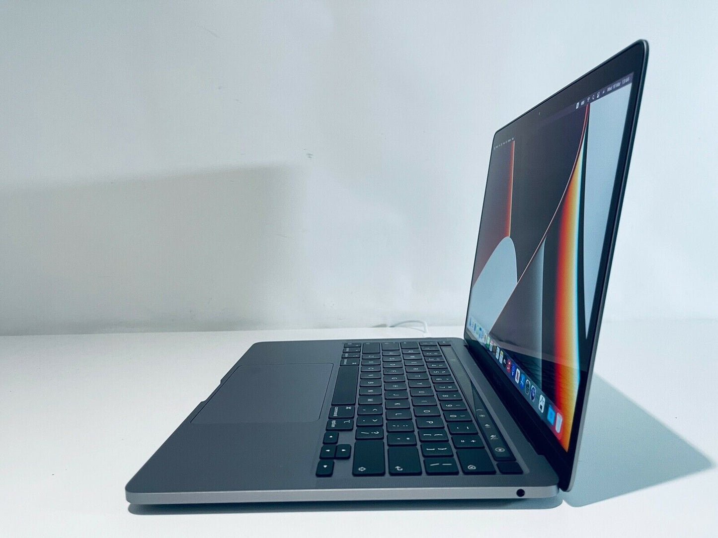 Apple MacBook Pro 13 Touch Bar ID, M1 8-Core CPU 8-Core GPU 8GB Ram 256GB SSD