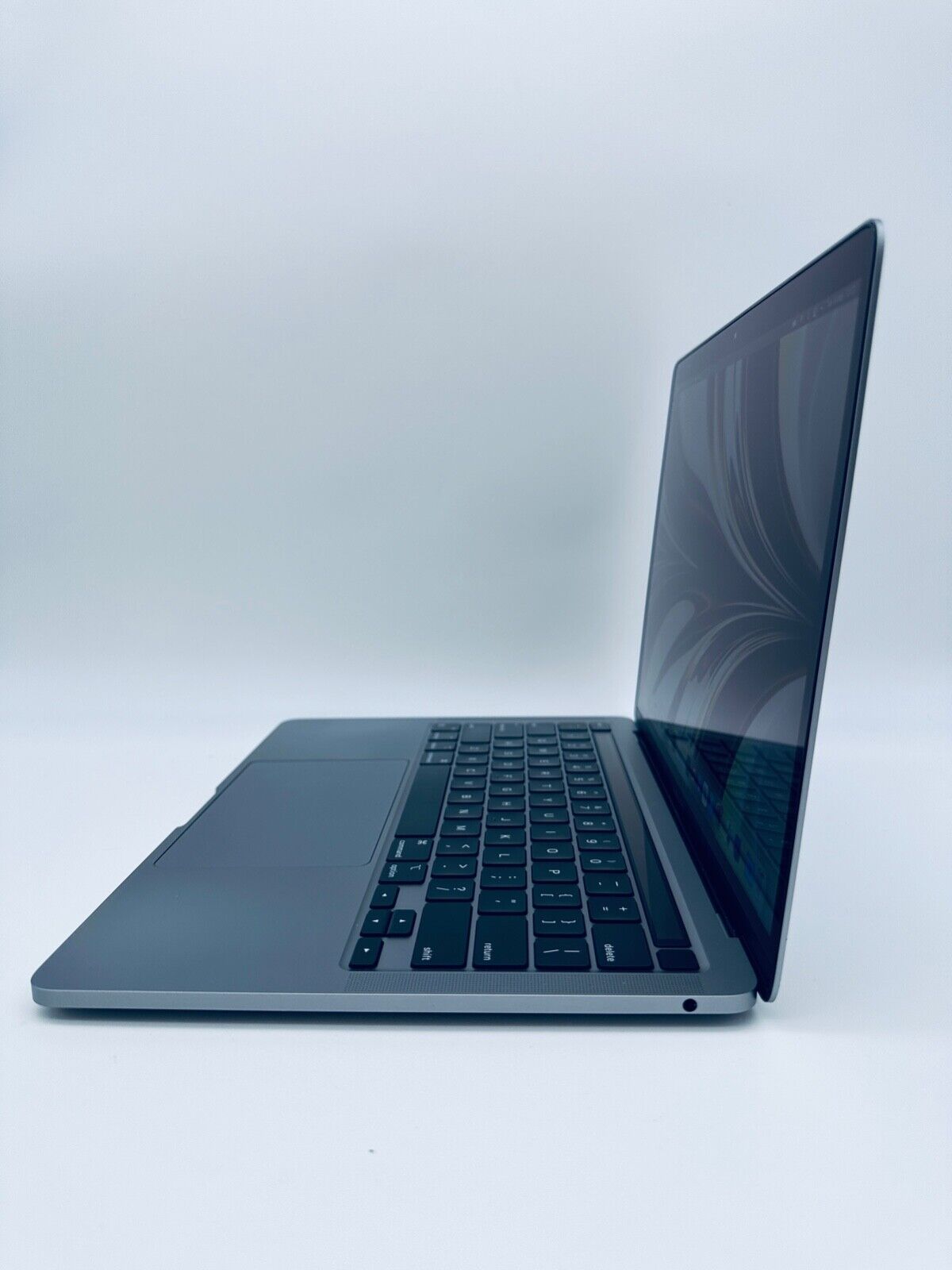 Apple MacBook Pro 13 Touch Bar ID M1 8-Core CPU 8-Core GPU 16GB Ram 1TB SSD