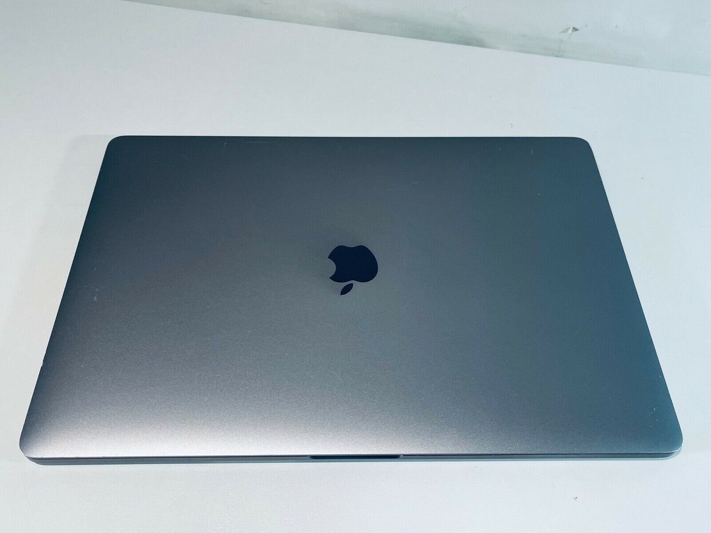 Apple MacBook Pro 15 2017 Touch Bar ID i7 2.8Ghz 16GB 256GB