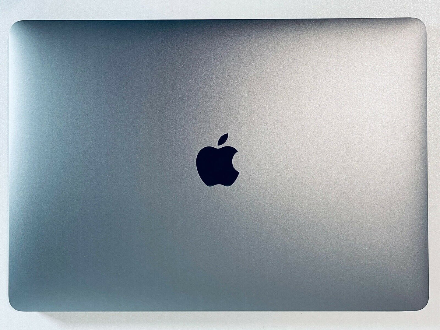 Apple MacBook Pro Retina 13" 2020 Touch Bar Quad Core i5 2.0Ghz 16GB 512GB SSD