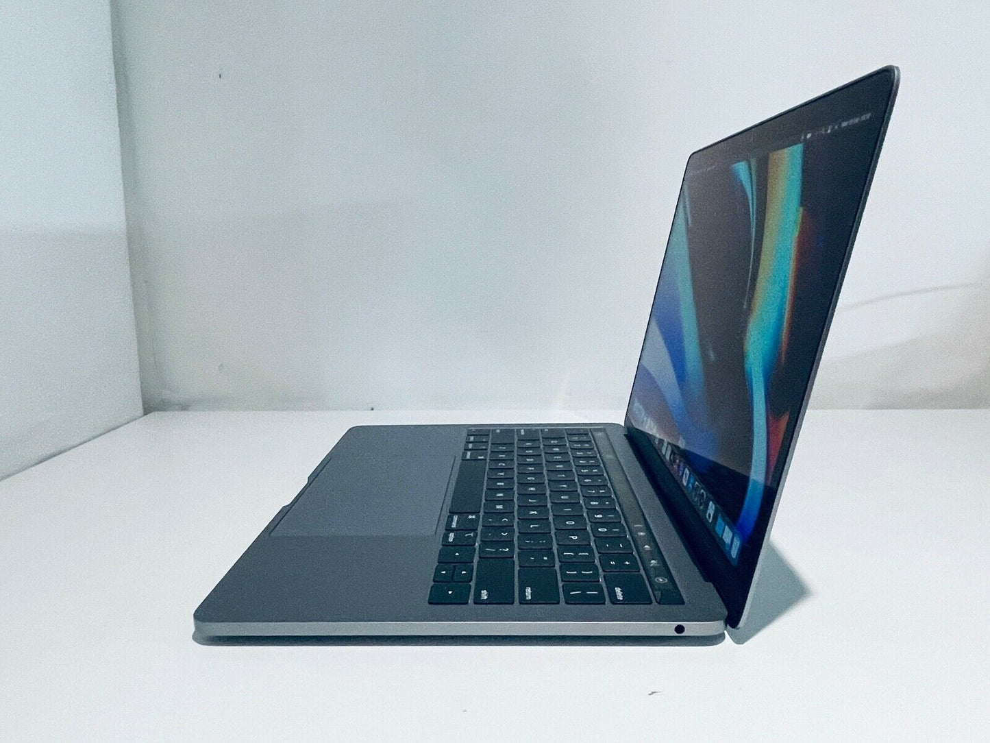 Apple MacBook Pro 13" 2019 Touch Bar ID Intel Quad Core i5 1.4Ghz 16GB 512GB SSD