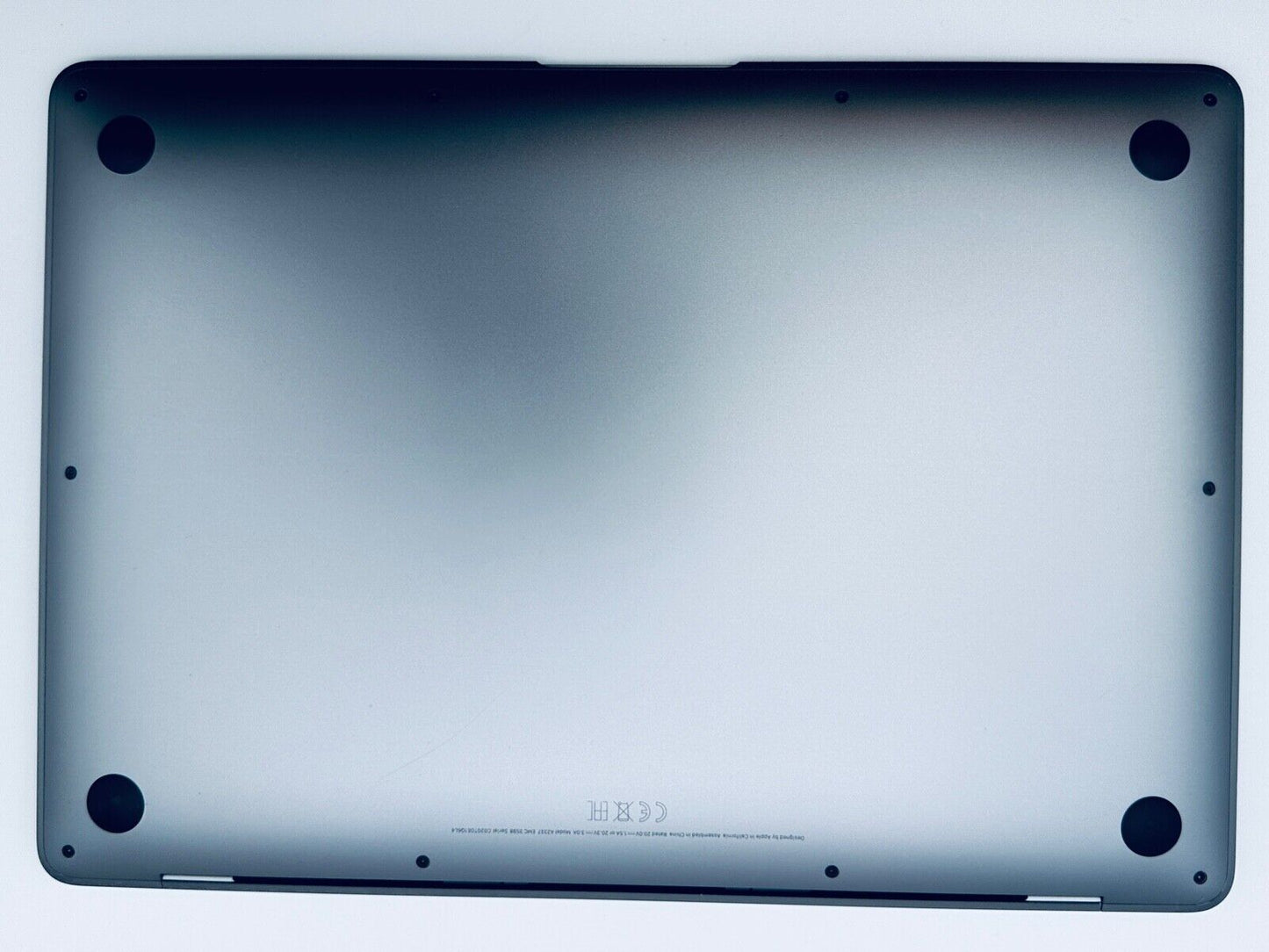 Apple MacBook Air 13" Retina M1 8-Core CPU 7-GPU 8GB Ram 256GB SSD