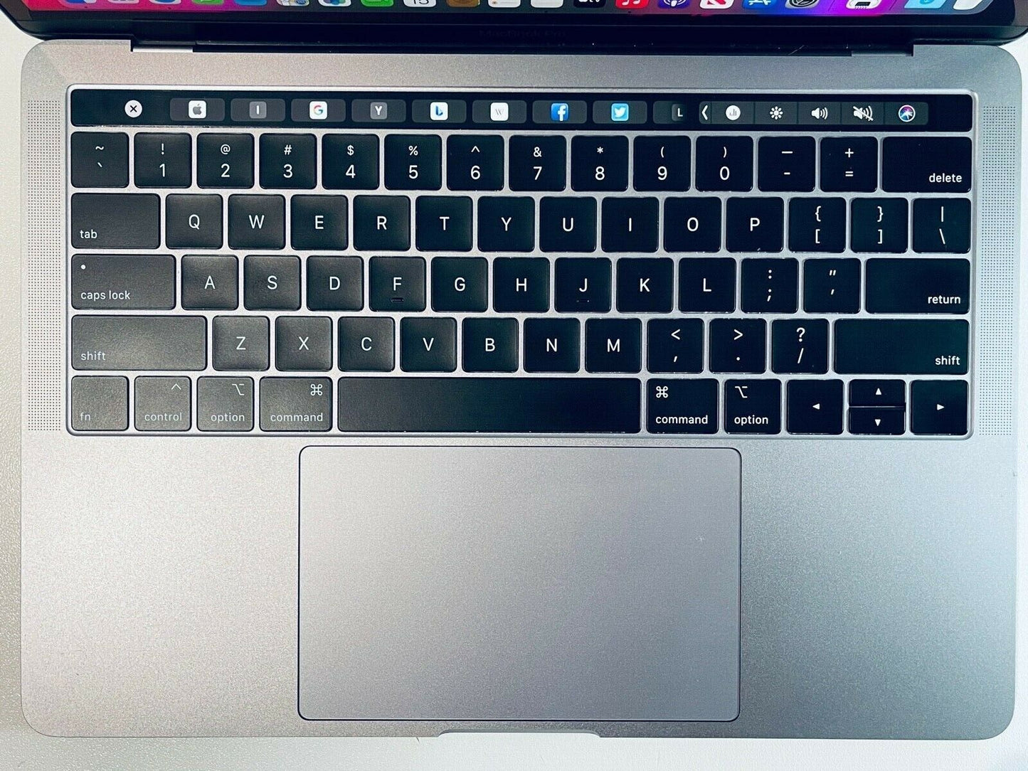 Apple MacBook Pro 13" 2019 Touch Bar ID Intel Quad Core i5 1.4Ghz 8GB 512GB SSD