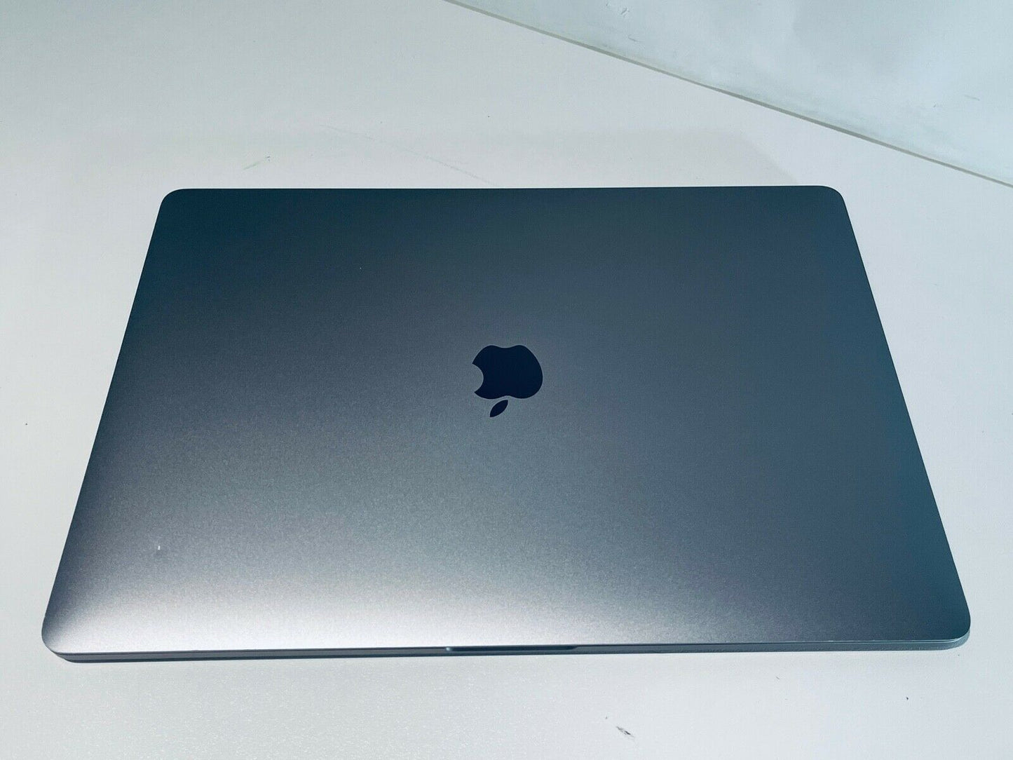 Apple MacBook Pro 15" 2018 Touch Bar ID i9 6-Core 2.9Ghz 32GB 1TB SSD