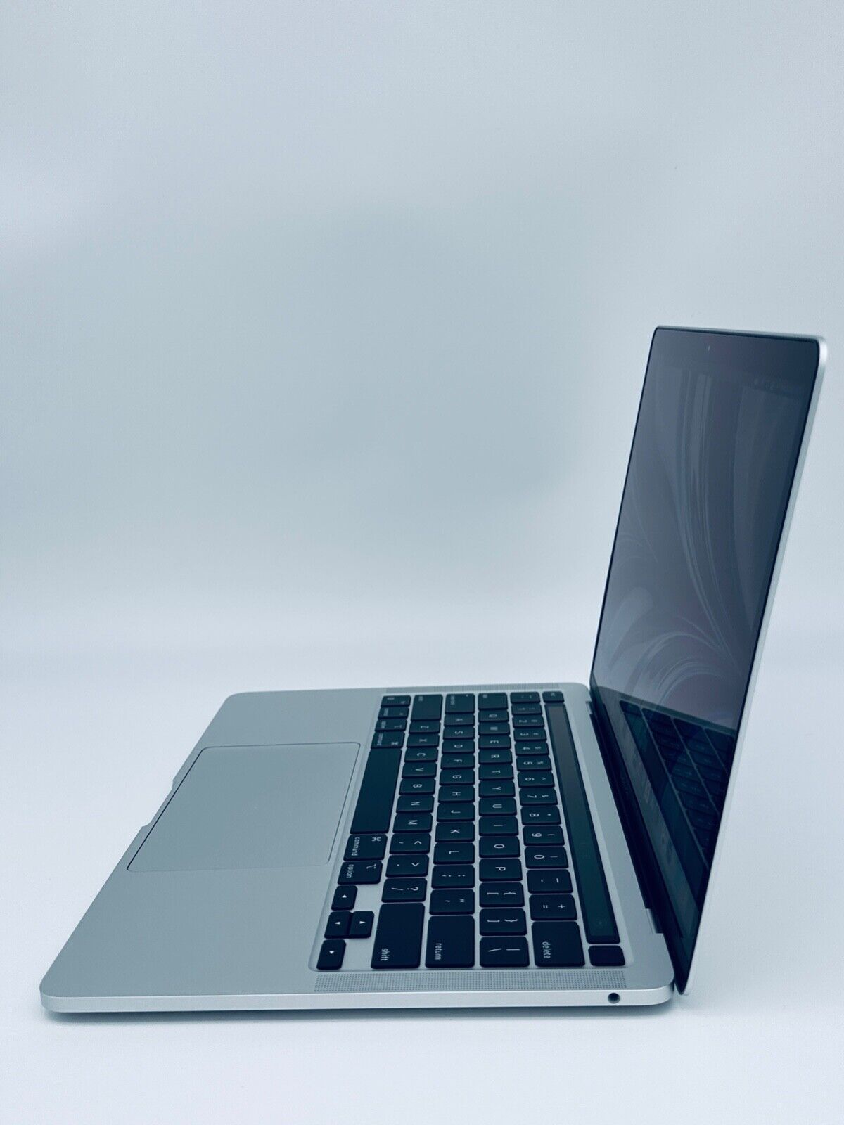 Apple MacBook Pro 13 Touch Bar ID M1 8-Core 8-GPU 16GB Ram 2TB SSD