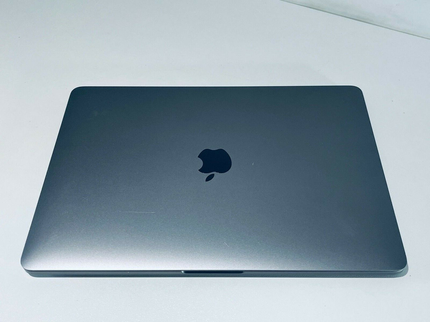 Apple MacBook Pro Retina 13" 2020 Touch Bar ID Quad Core i5 1.4Ghz 16GB 512GB