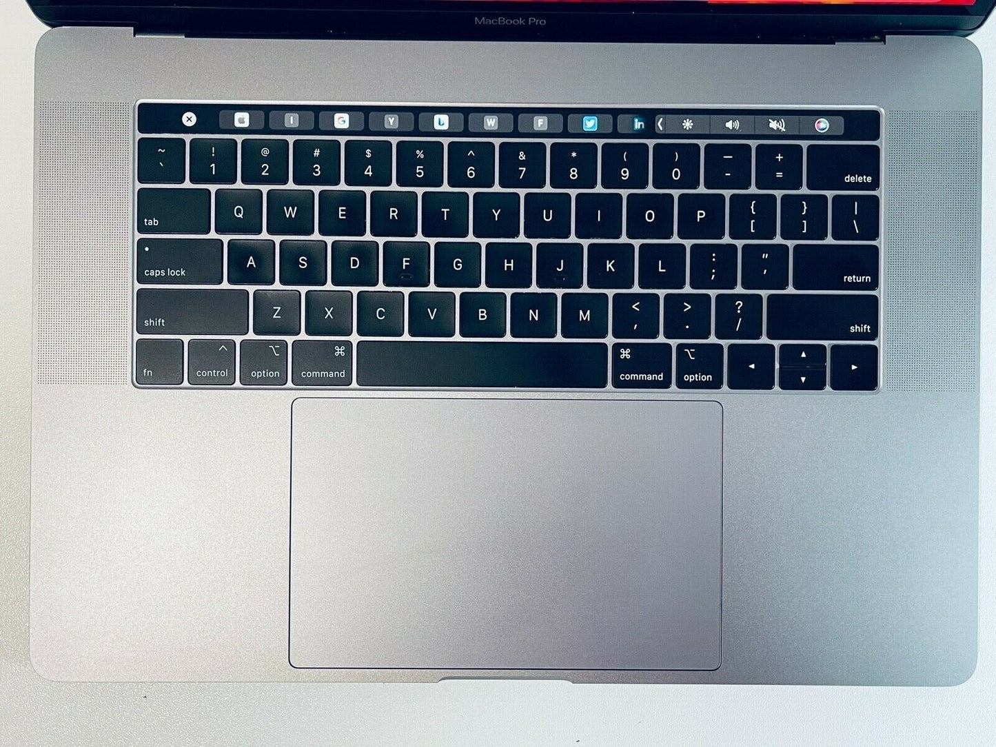 Apple MacBook Pro 15" 2018 Touch Bar ID i9 6-Core 2.9Ghz 32GB 1TB SSD