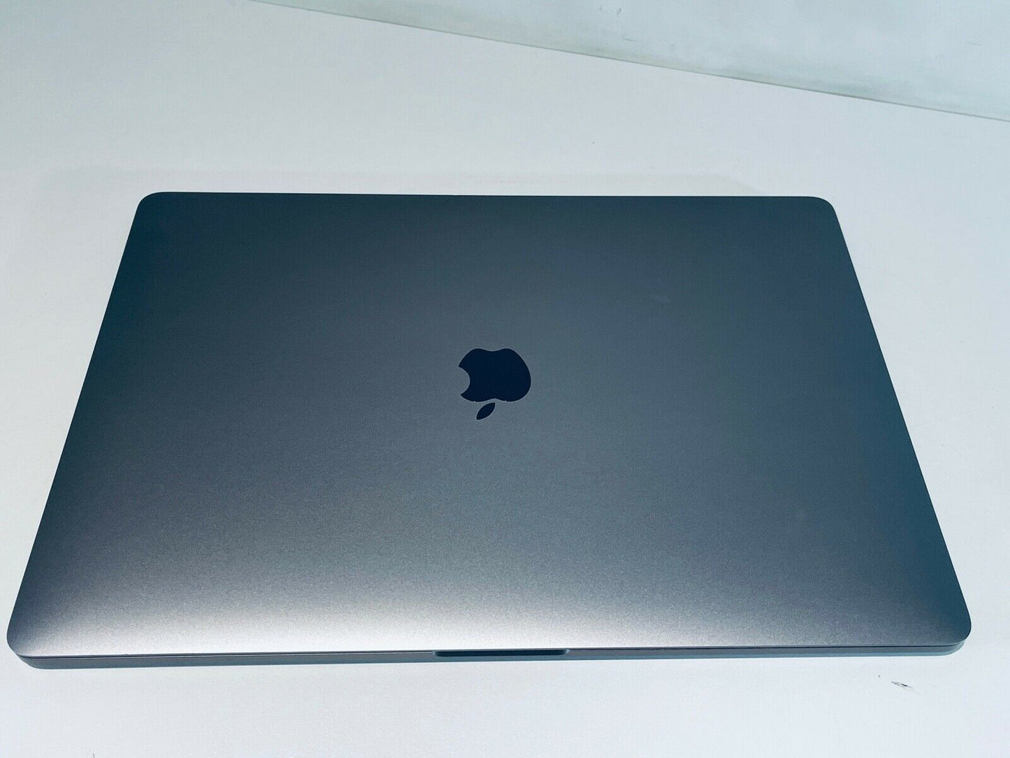 Apple MacBook Pro Retina 15" 2019 Touch Bar i7 6-Core 2.6Ghz 32GB 1TB SSD