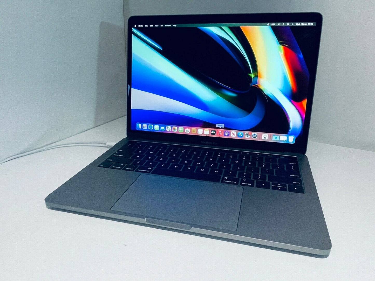 Apple MacBook Pro 13" 2019 Touch Bar ID Intel Quad Core i5 1.4Ghz 16GB 512GB SSD