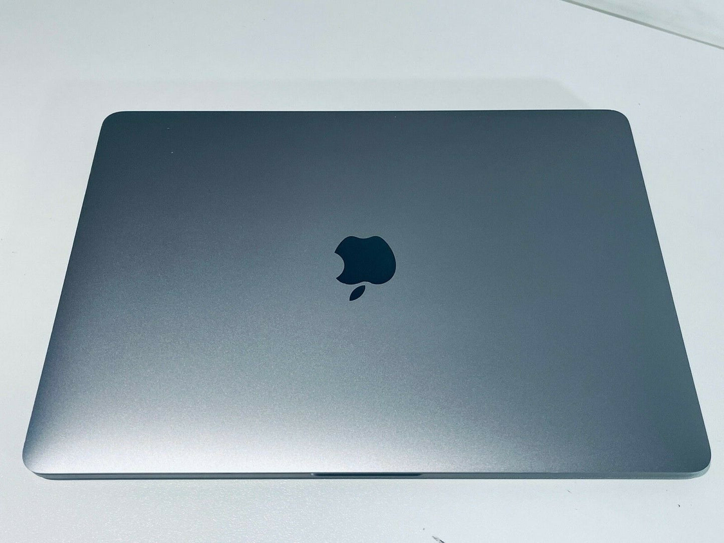 Apple MacBook Pro 13" 2019 Touch Bar ID Intel Quad Core i7 2.8Ghz 16GB 512GB SSD