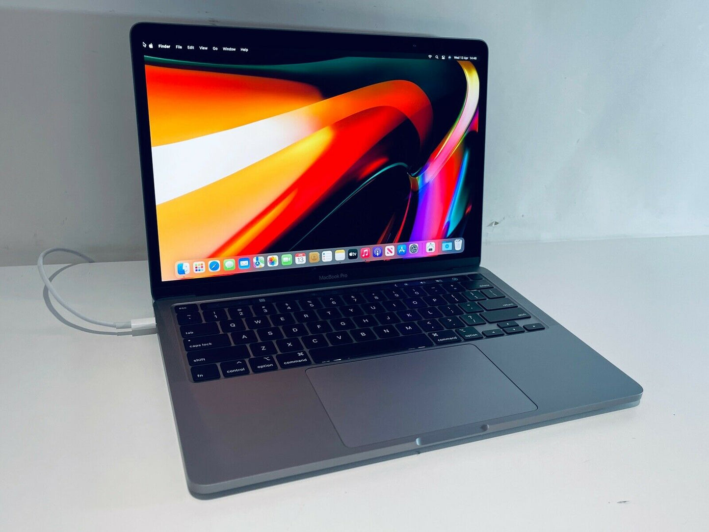 Apple MacBook Pro Retina 13" 2020 Touch Bar ID Quad Core i5 1.4Ghz 16GB 1TB SSD