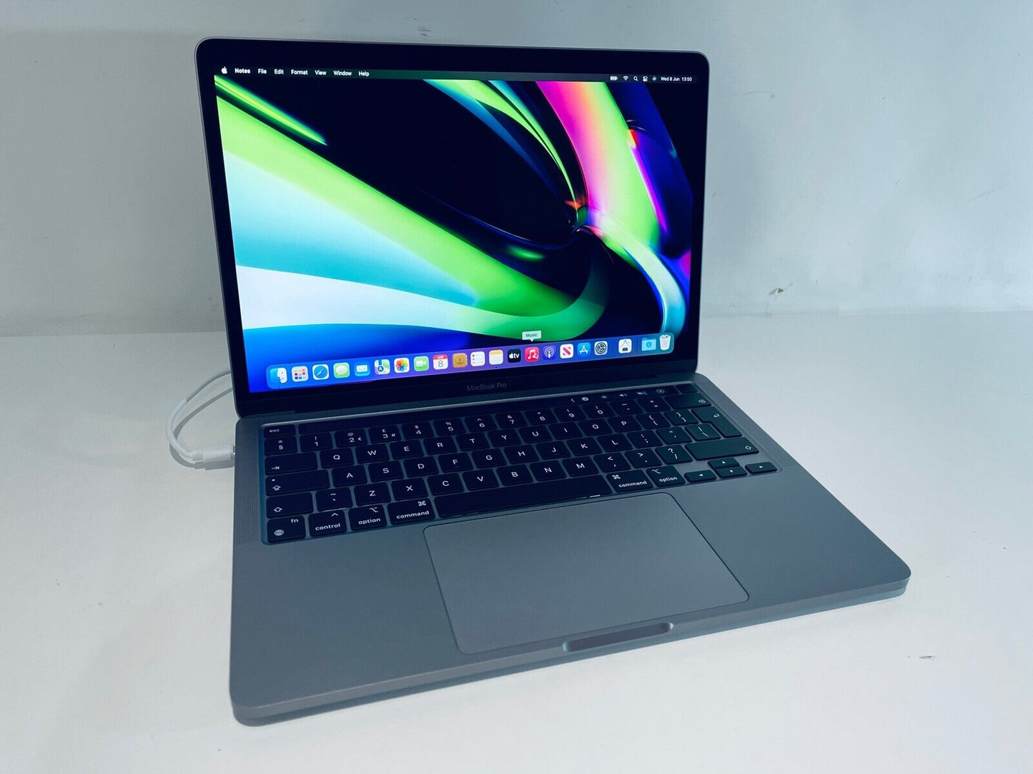 Apple MacBook Pro 13 Touch Bar ID M1 8-Core 8-GPU 16GB Ram 1TB SSD
