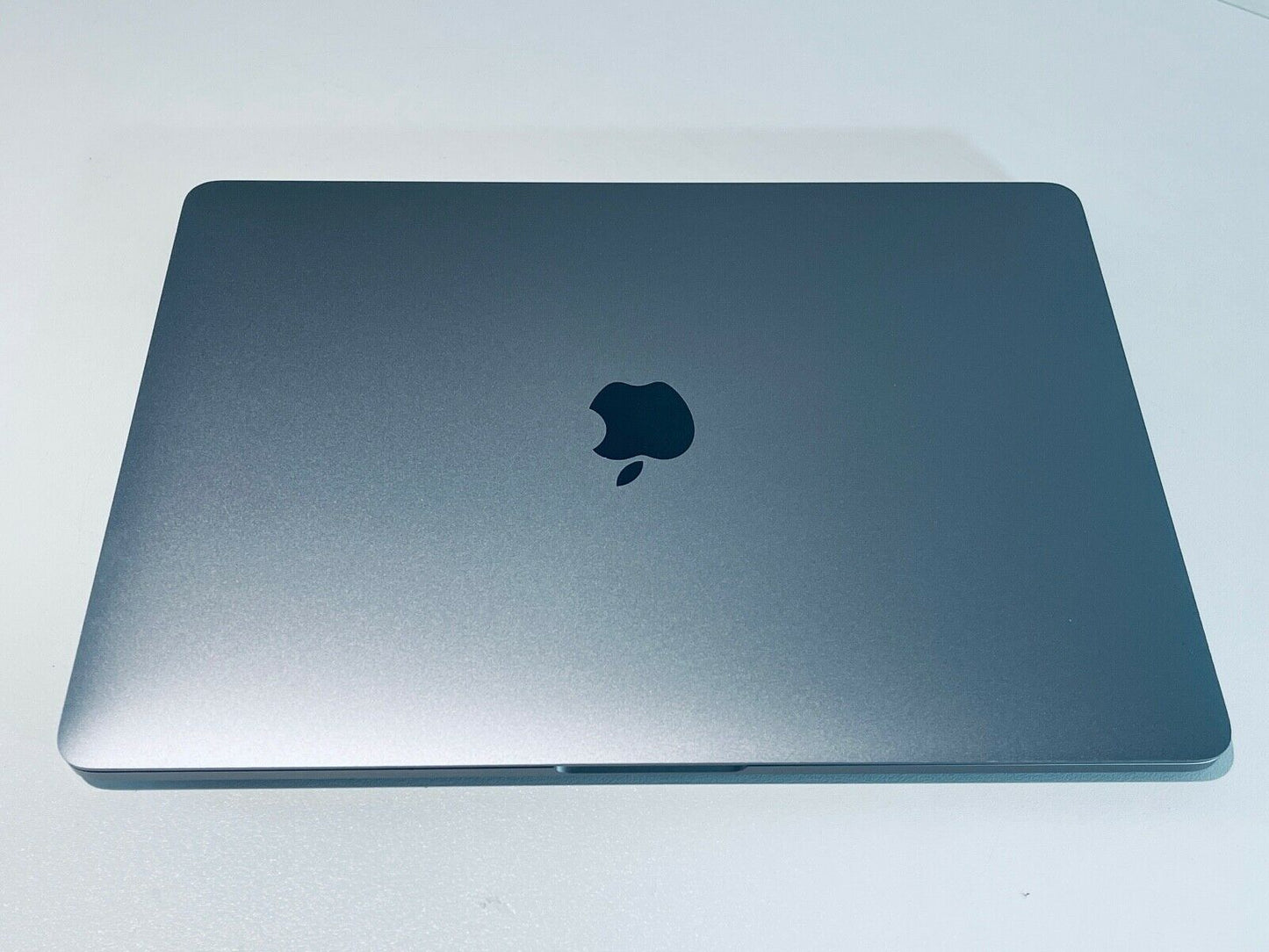 Apple MacBook Pro Retina 13" 2020 Touch Bar ID Quad Core i5 1.4Ghz 8GB 512GB SSD
