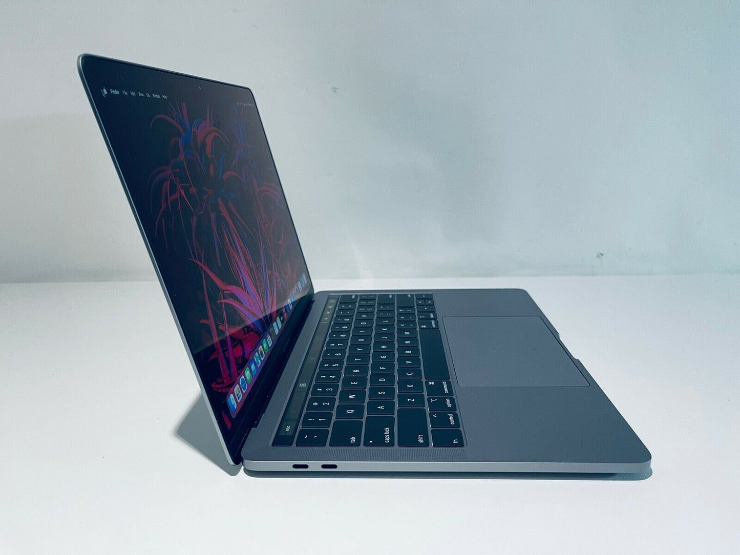 Apple MacBook Pro 13" 2019 Touch Bar ID Intel Quad Core i5 1.4Ghz 8GB 512GB SSD