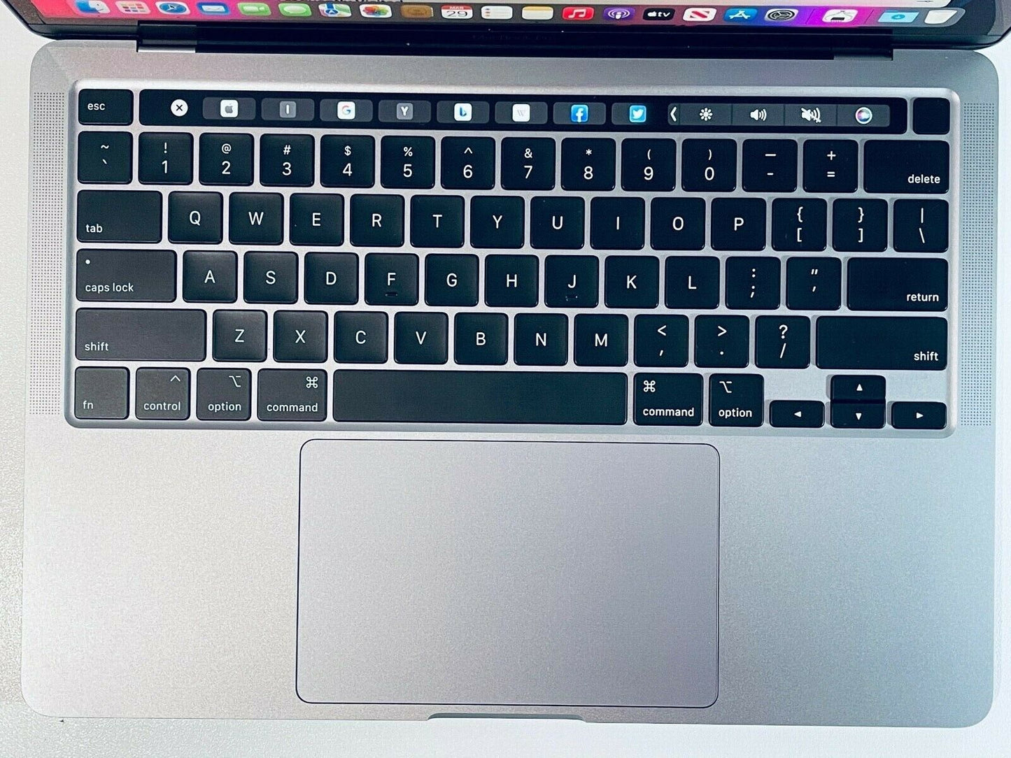 Apple MacBook Pro Retina 13" 2020 Touch Bar Quad Core i7 2.3Ghz 32GB 4TB SSD