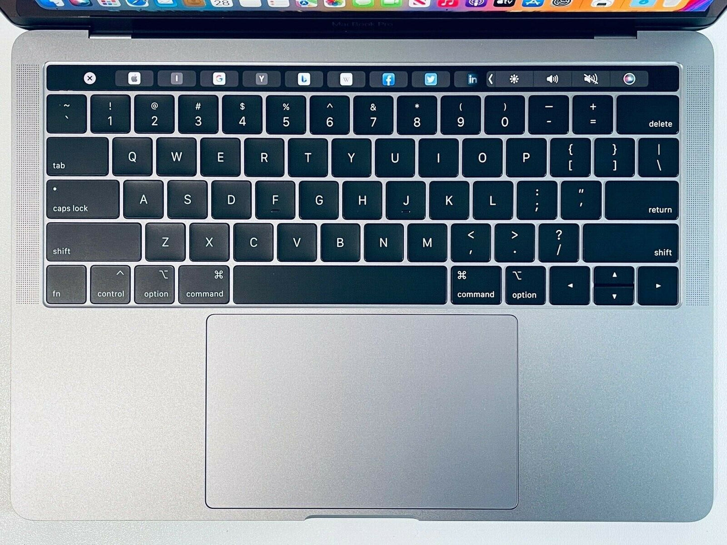 Apple MacBook Pro 13" 2019 Touch Bar Intel Quad Core i5 2.4Ghz 8GB 512GB SSD