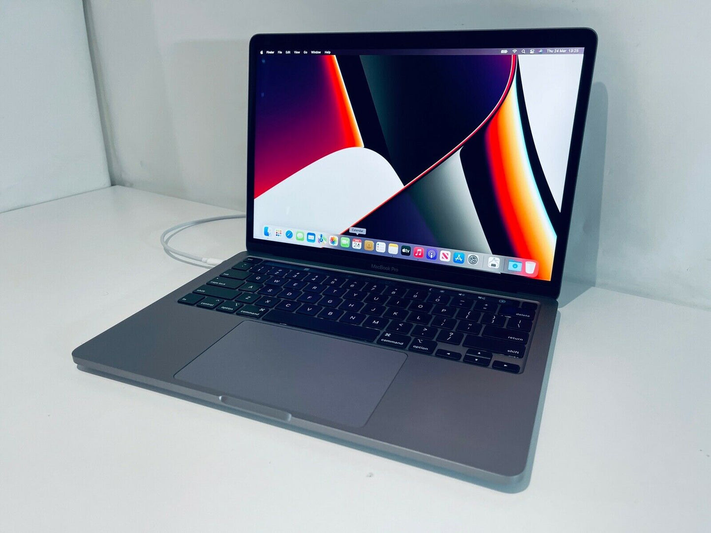 Apple MacBook Pro Retina 13" 2020 Touch Bar ID Quad Core i5 1.4Ghz 8GB 512GB SSD