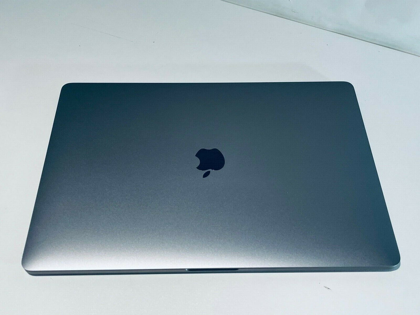 Apple MacBook Pro 15" 2018 Touch Bar ID i9 6-Core 2.9Ghz 32GB 4TB SSD In Grey