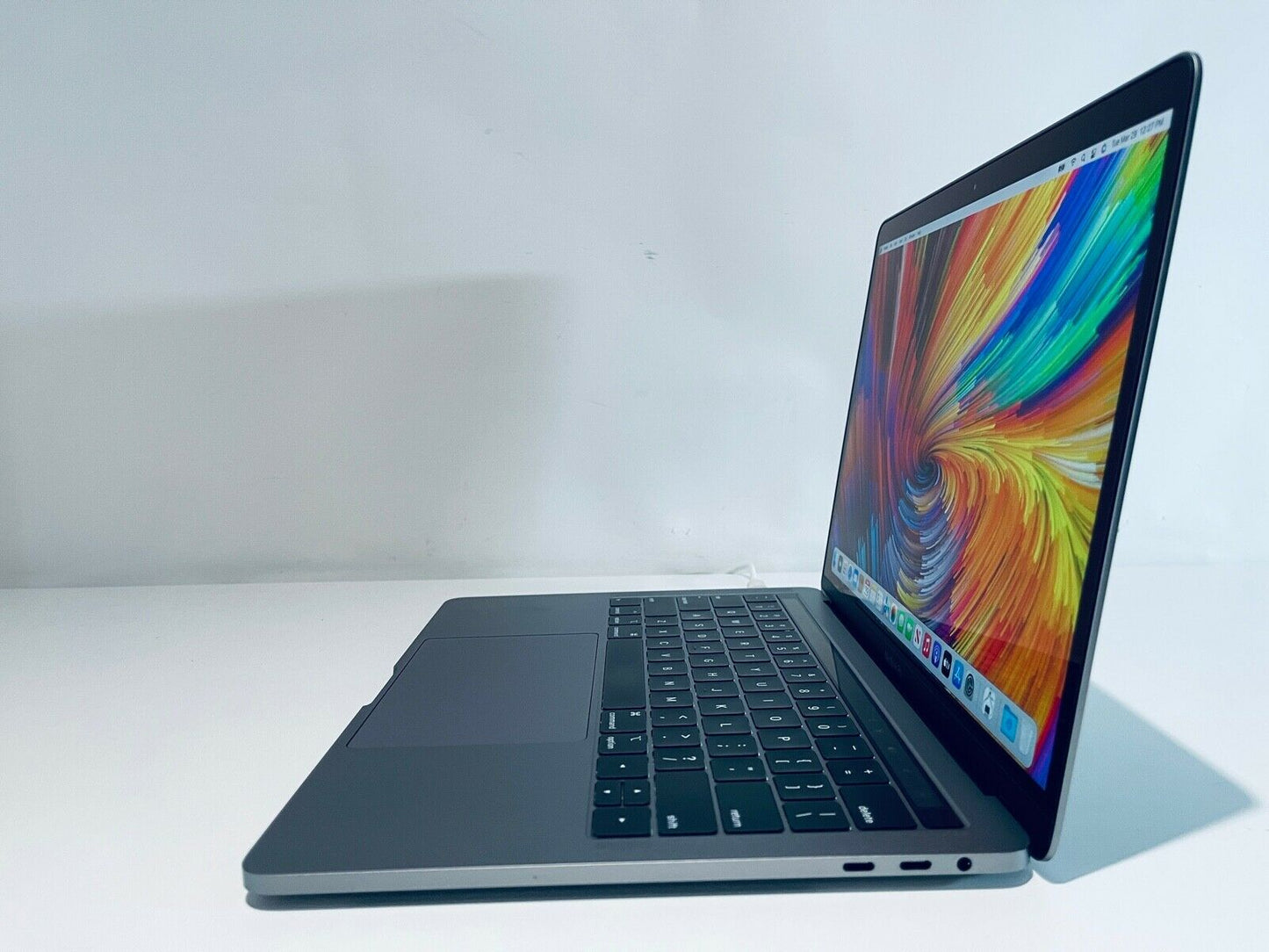 Apple MacBook Pro 13" 2019 Touch Bar Intel Quad Core i7 2.8Ghz 16GB 2TB SSD