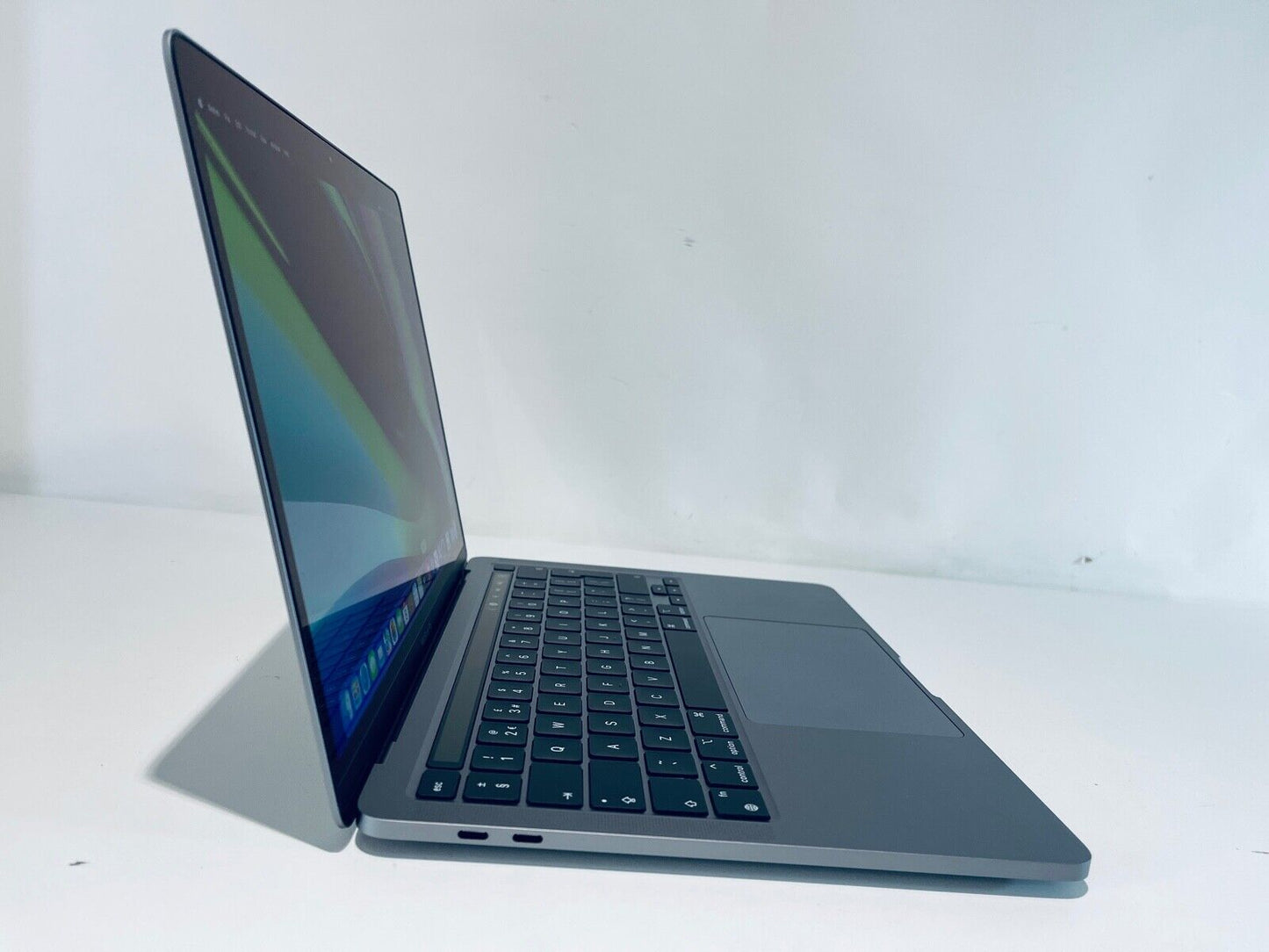 Apple MacBook Pro 13 Touch Bar ID M1 8-Core 8-GPU 16GB Ram 1TB SSD