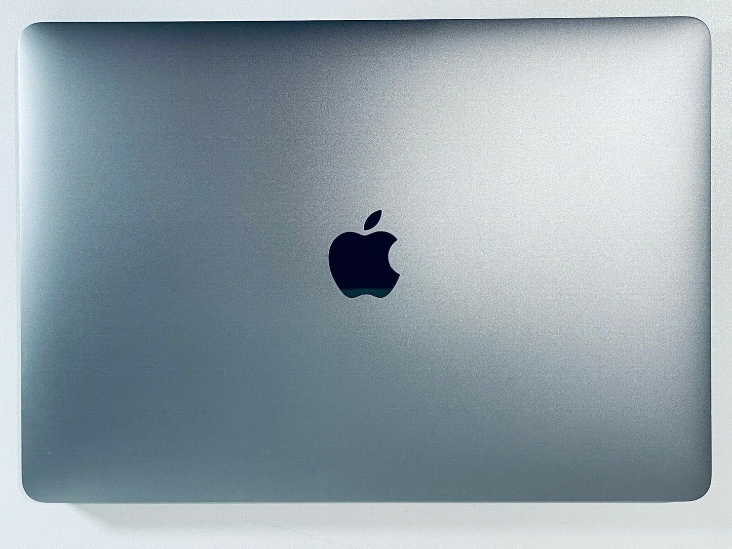 Apple MacBook Pro 13" 2020 Touch Bar Quad Core i5 2.0Ghz 16GB 2TB SSD