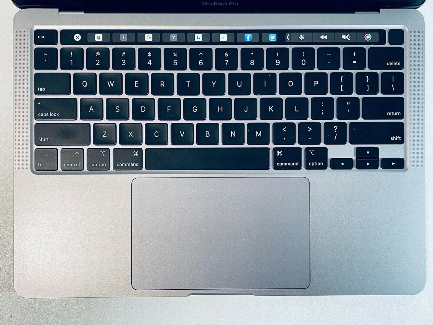 Apple MacBook Pro 13" 2020 Touch Bar Quad Core i7 2.3Ghz 32GB 4TB SSD