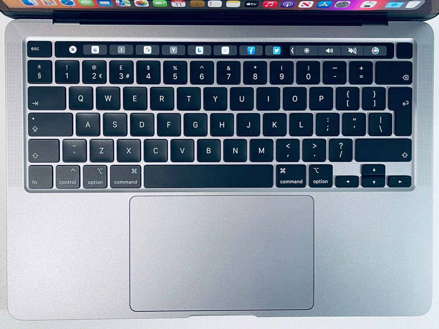 Apple MacBook Pro Retina 13" 2020 Touch Bar ID Quad Core i5 1.4Ghz 8GB 256GB SSD