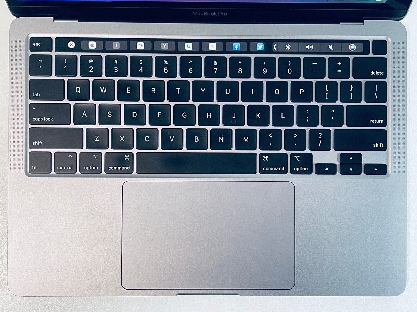 Apple MacBook Pro 13" 2020 Touch Bar Quad Core i7 2.3Ghz 32GB 2TB SSD