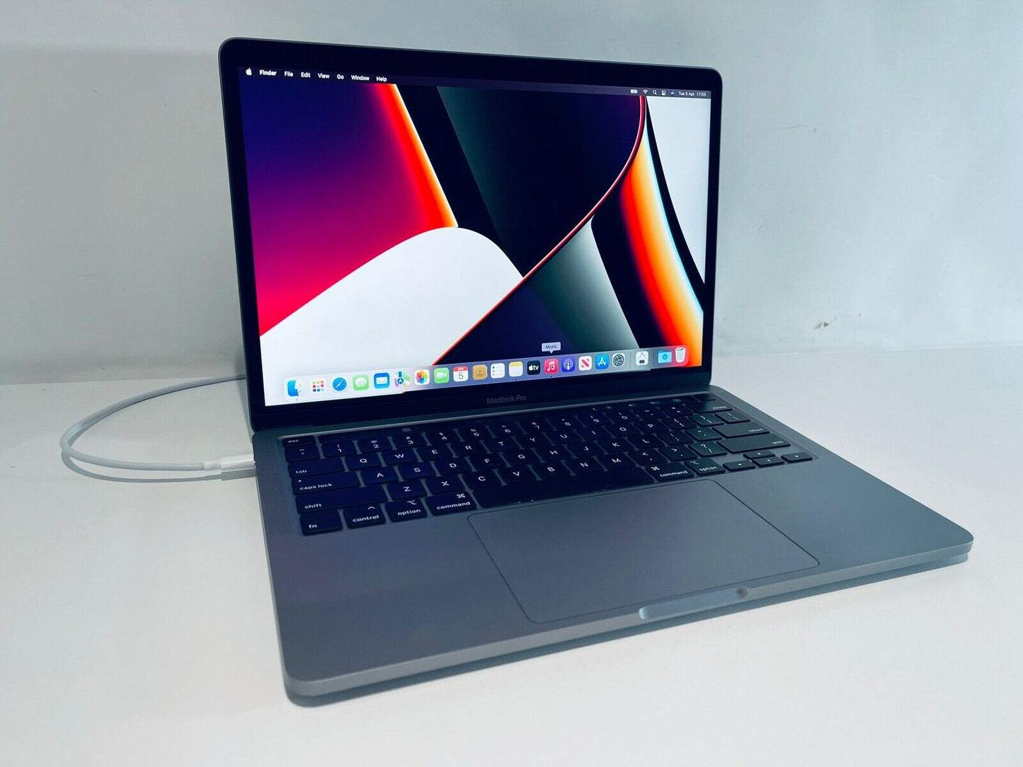 Apple MacBook Pro 13" 2020 Touch Bar Quad Core i5 2.0Ghz 16GB 4TB SSD