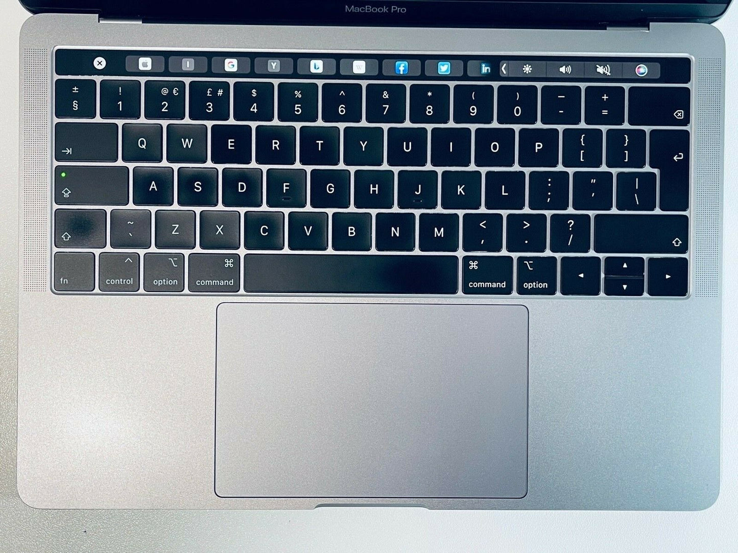 Apple MacBook Pro 13" 2019 Touch Bar Intel Quad Core i5 2.4Ghz 8GB 256GB SSD