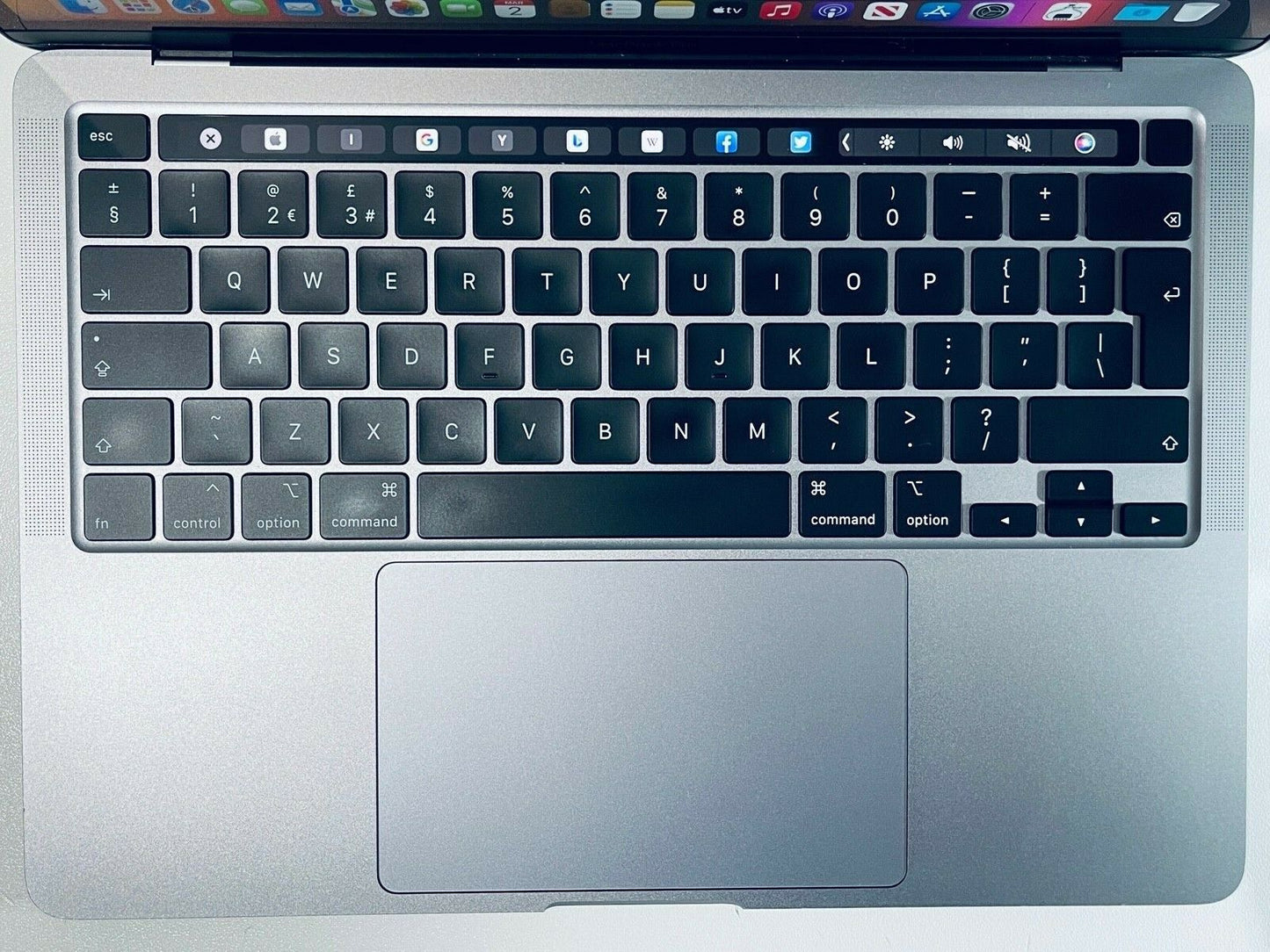 Apple MacBook Pro Retina 13" 2020 Touch Bar Quad Core i7 2.3Ghz 16GB 512GB SSD