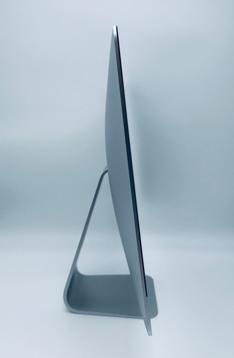 Apple iMac 21.5" 4K Retina Screen 2017 Intel Core i5 3.0Ghz Quad Core, 8GB, 1TB HDD