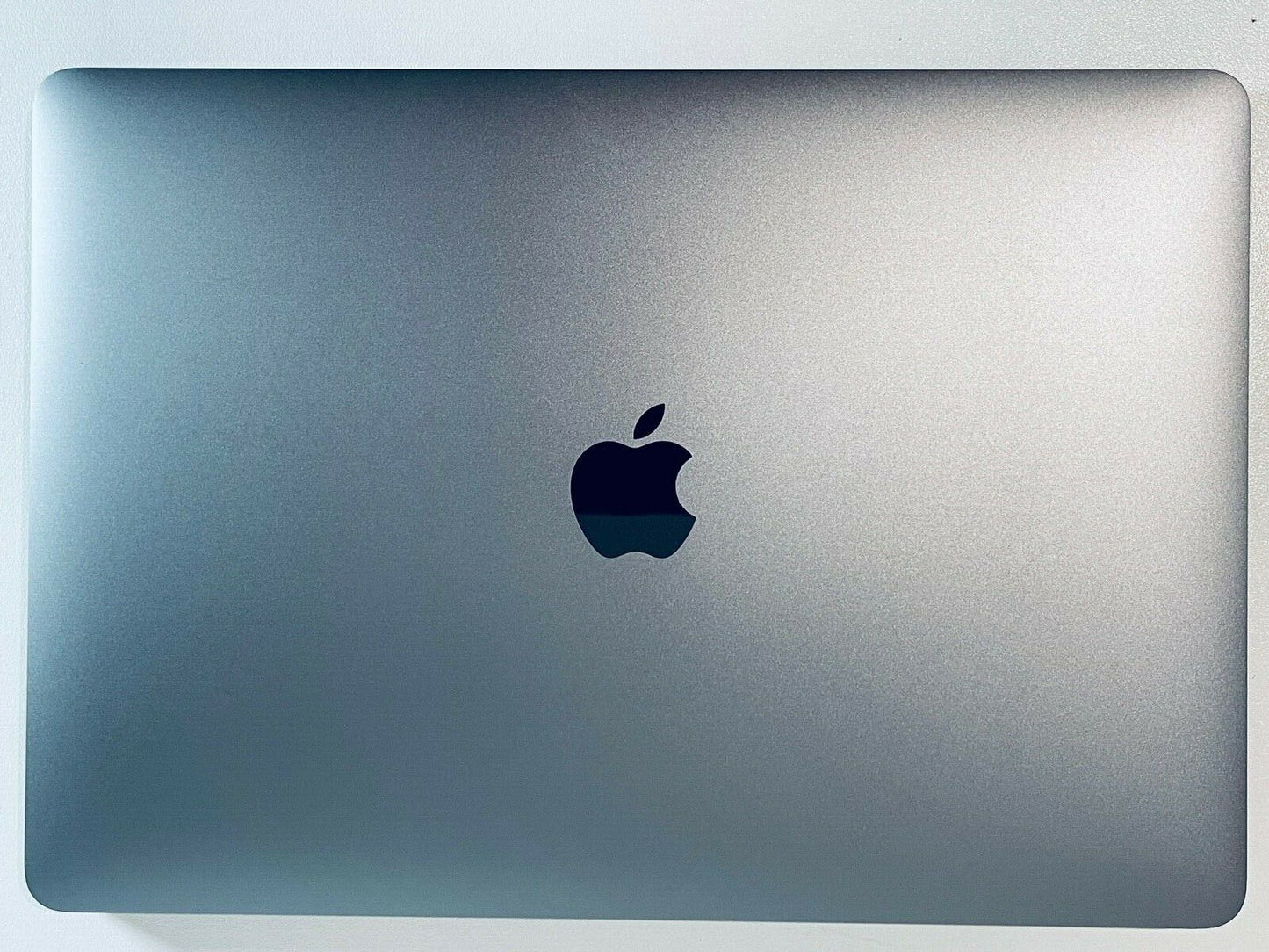 Apple MacBook Pro 13" 2020 Touch Bar Quad Core i7 2.3Ghz 32GB 4TB SSD