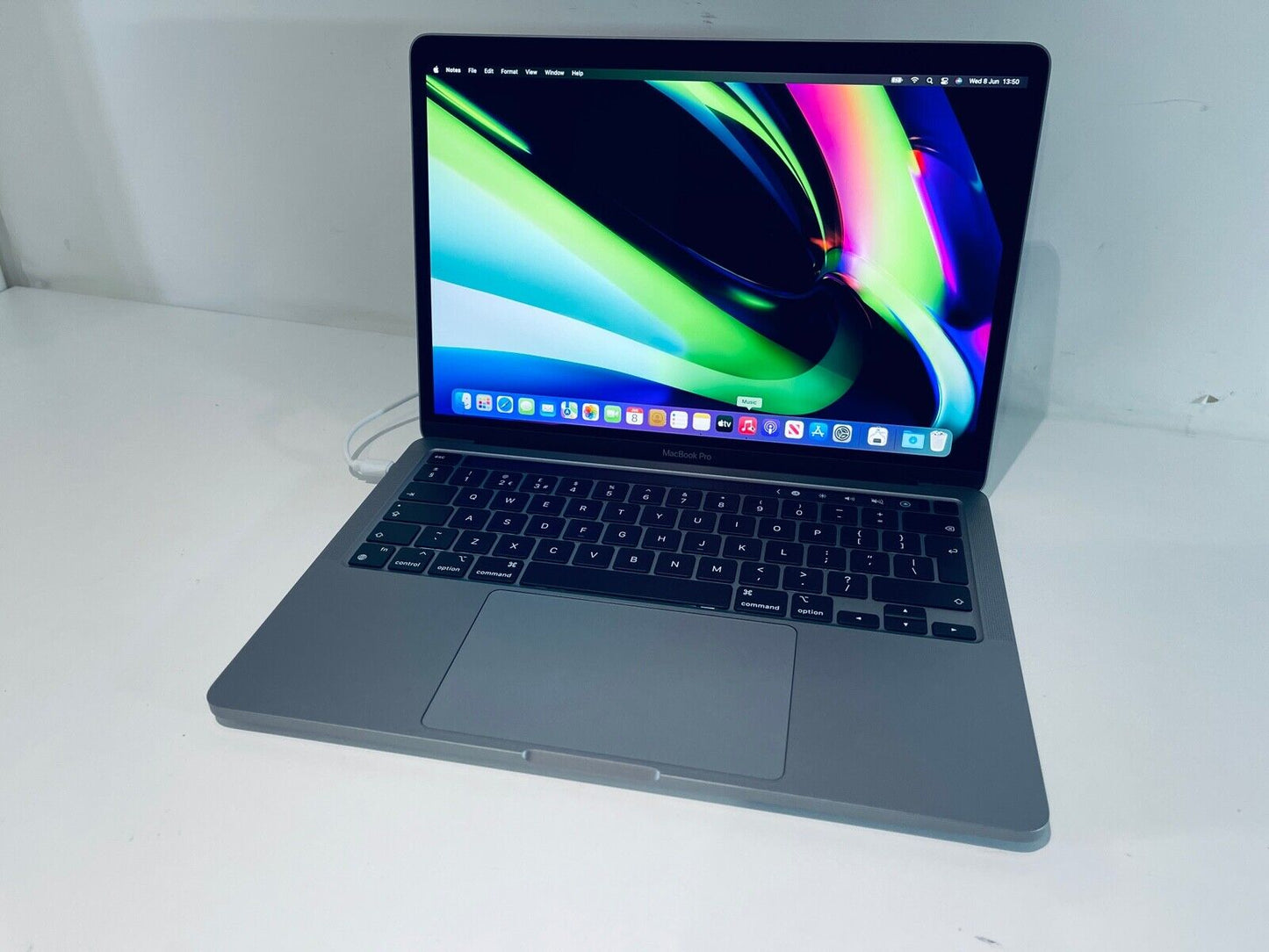 Apple MacBook Pro 13 Touch Bar ID M1 8-Core 8-GPU 16GB Ram 1TB SSD