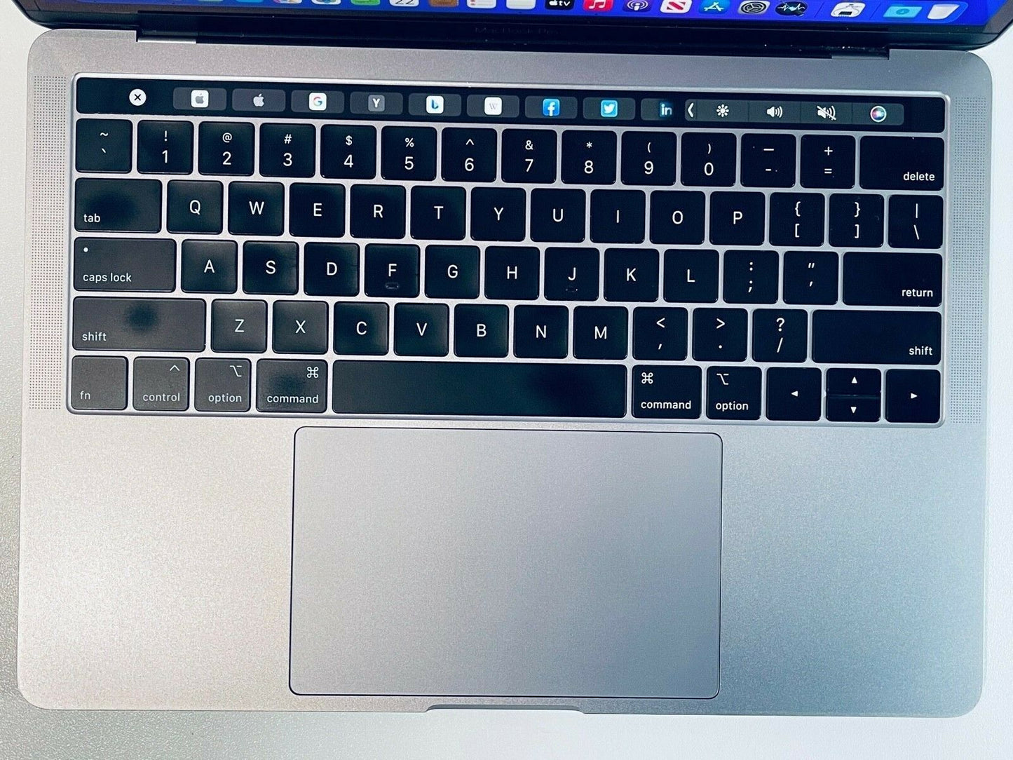 Apple MacBook Pro 13" 2019 Touch Bar ID Intel Quad Core i7 2.8Ghz 16GB 1TB SSD