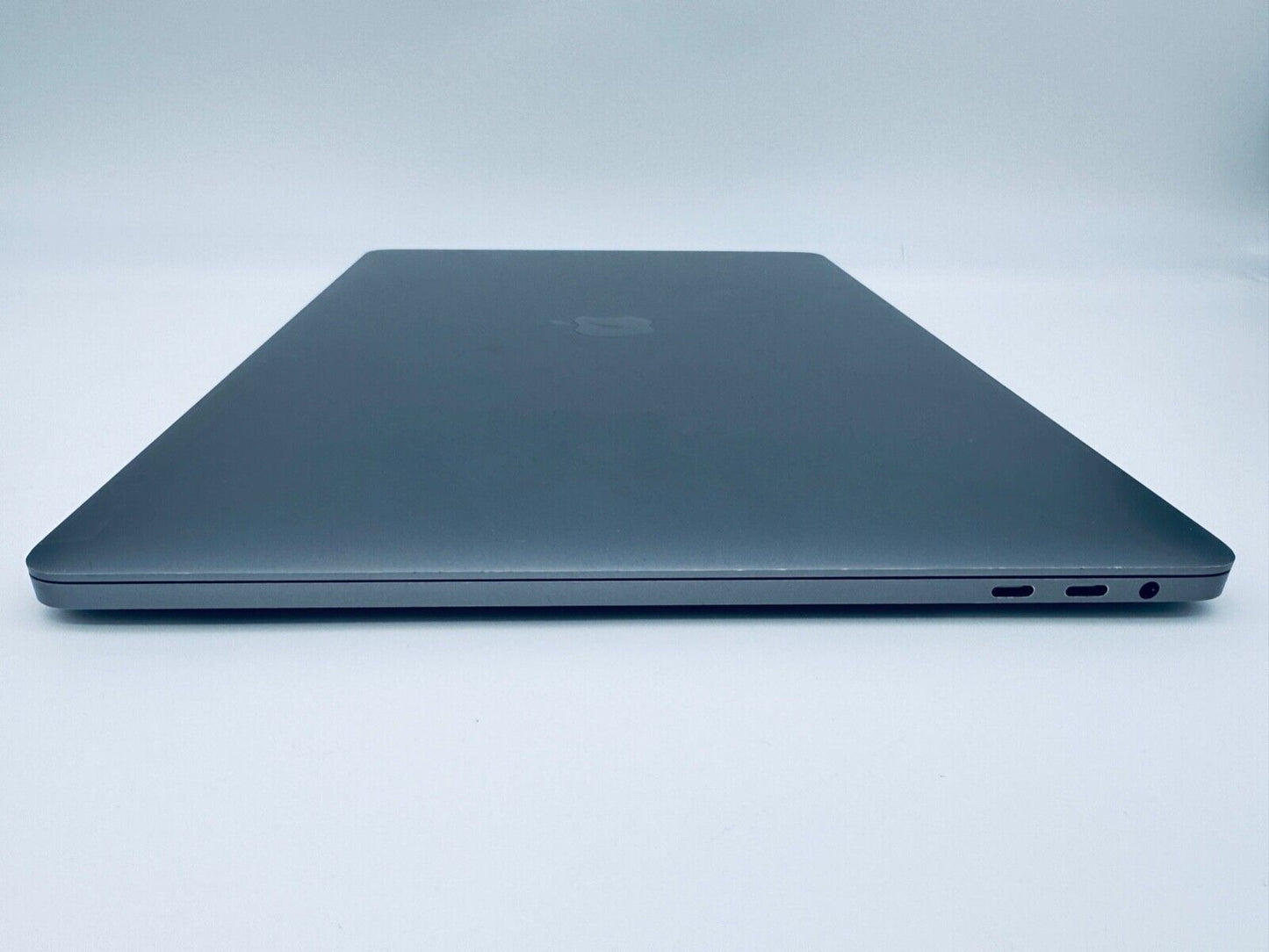 Apple MacBook Pro 15" 2018 Touch Bar ID i7 6-Core 2.2Ghz 32GB 256GB SSD