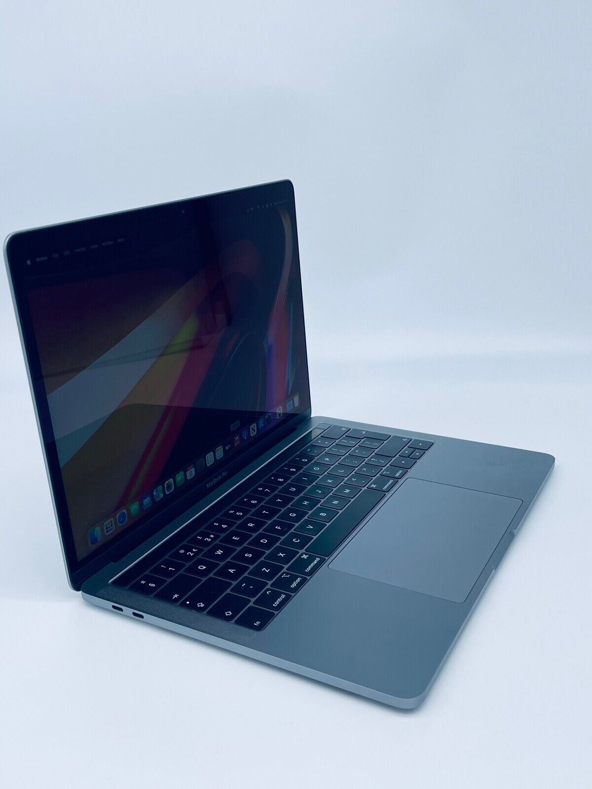 Apple MacBook Pro 13" 2019 Touch Bar Intel Quad Core i5 2.4Ghz 16GB 256GB SSD