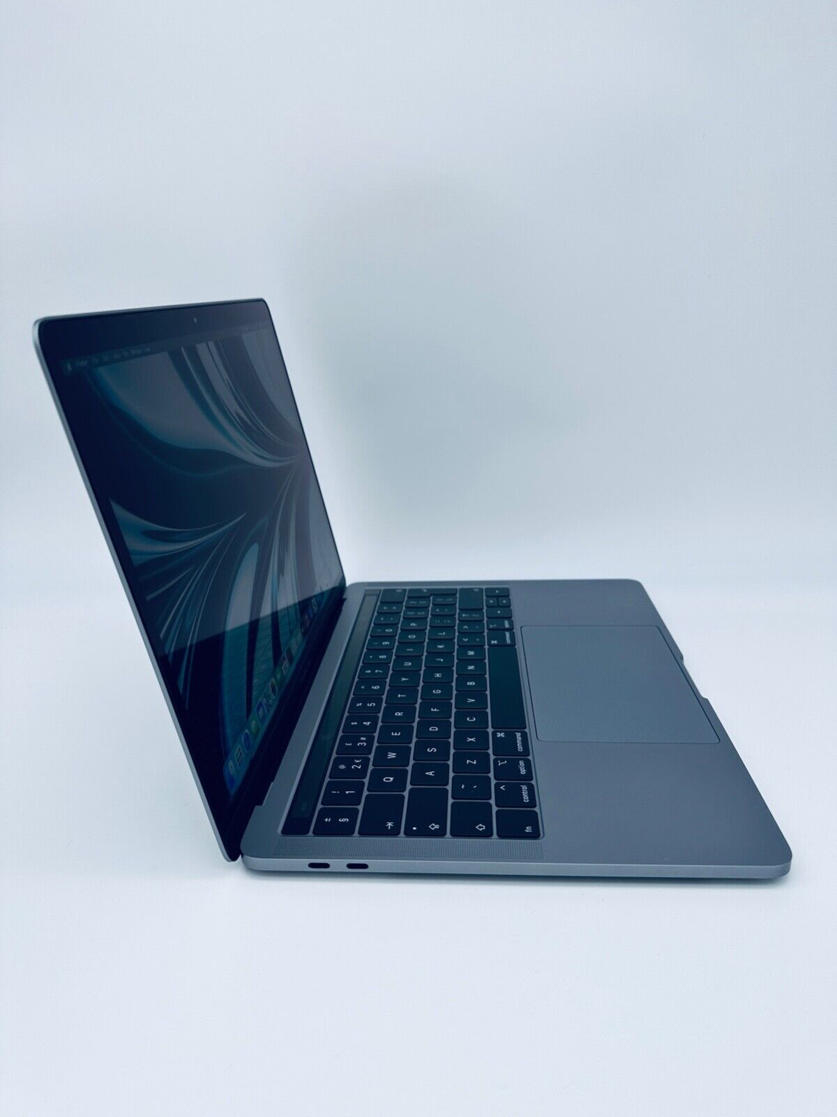 Apple MacBook Pro 13" 2018 Touch Bar Intel Core i5 2.3Ghz 8GB 256GB SSD
