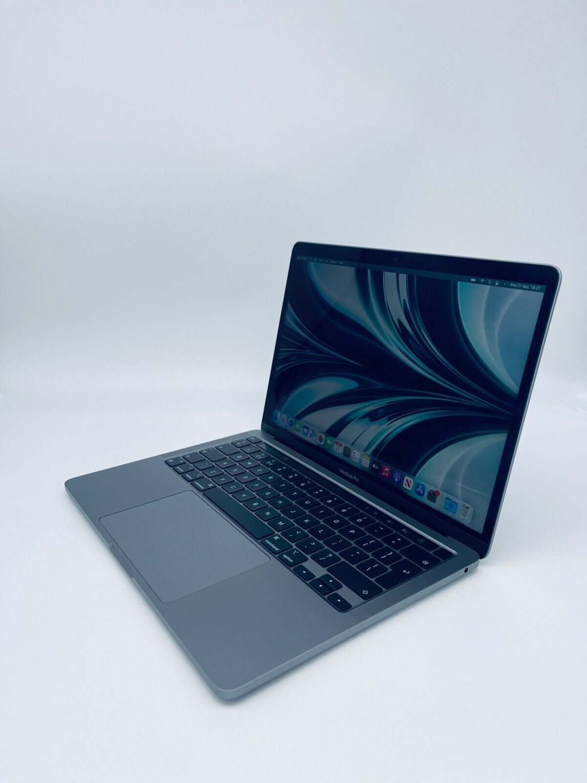 Apple MacBook Pro 13 Touch Bar ID M1 8-Core 8-GPU 16GB Ram 1TB SSD