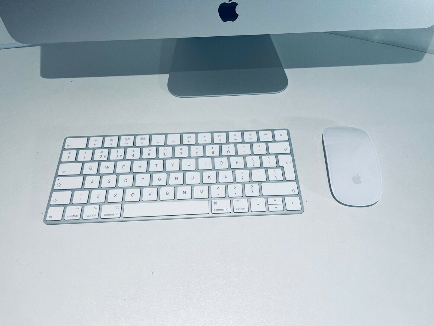 Apple iMac 21.5" 4K Retina 2019 Intel Core i3 3.6Ghz Quad Core 8GB 256GB SSD