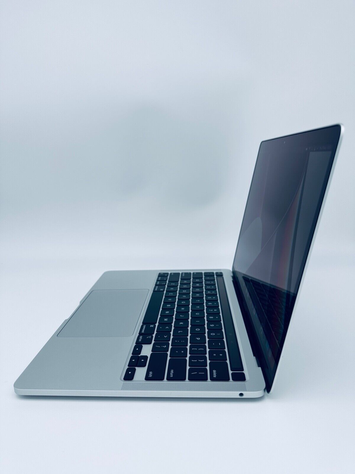 Apple MacBook Pro 13 Touch Bar ID M1 8-Core 8-GPU 16GB Ram 1TB SSD