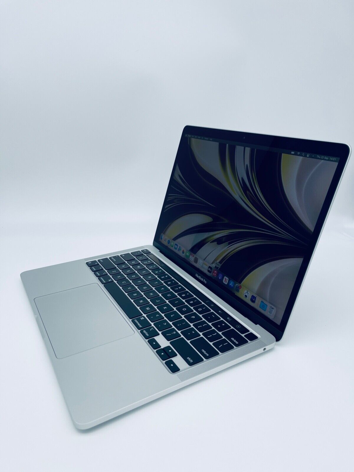 Apple MacBook Pro 13 Touch Bar ID M1 8-Core 8-GPU 16GB Ram 1TB SSD