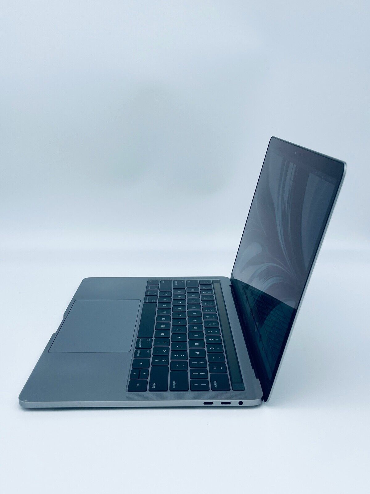 Apple MacBook Pro 13" 2017 Touch Bar ID Core i5 3.1Ghz 16GB 1TB SSD