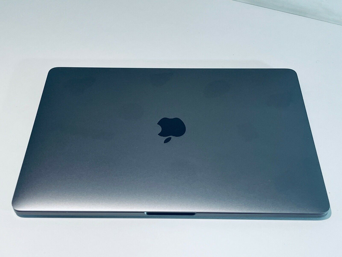 Apple MacBook Pro 13" 2018 Touch Bar ID Intel Quad Core i7 2.7Ghz 16GB 512GB SSD