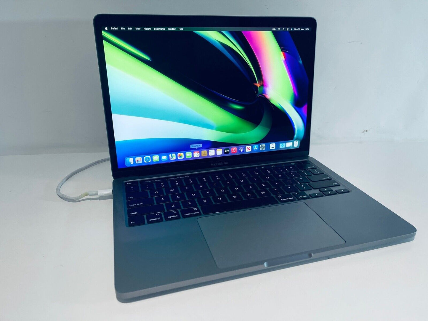 Apple MacBook Pro 13" 2020 Touch Bar Quad Core i7 2.3Ghz 32GB 2TB SSD
