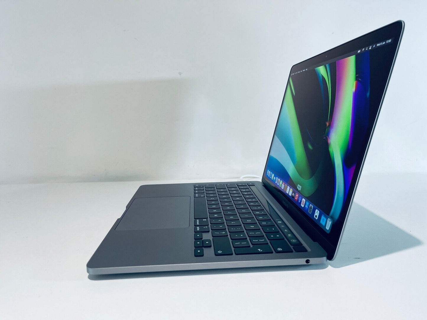 Apple MacBook Pro 13 Touch Bar ID M1 8-Core 8-GPU 16GB Ram 1TB SSD