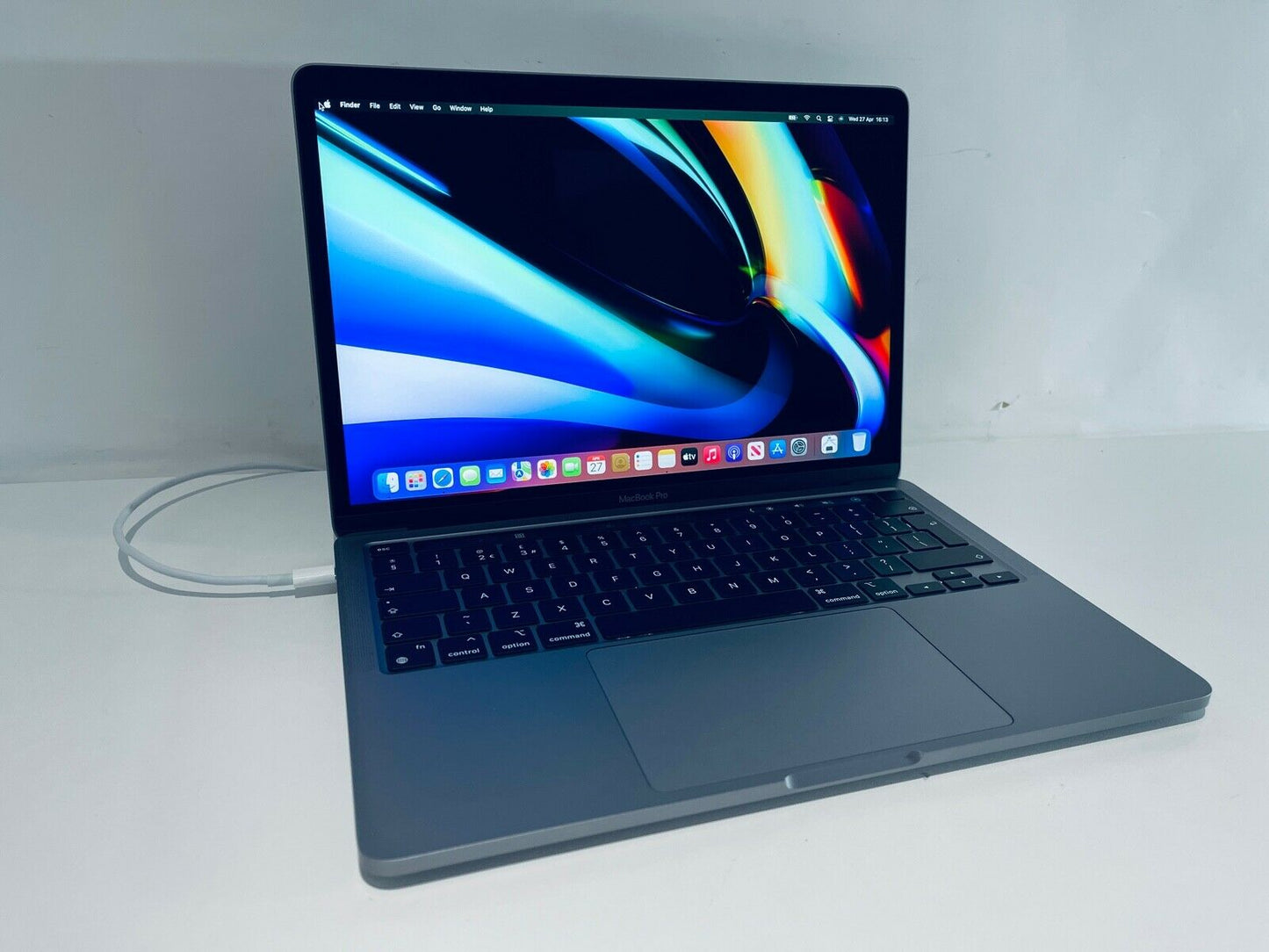 Apple MacBook Pro 13 Touch Bar ID M1 8-Core 8-GPU 16GB Ram 1TB SSD