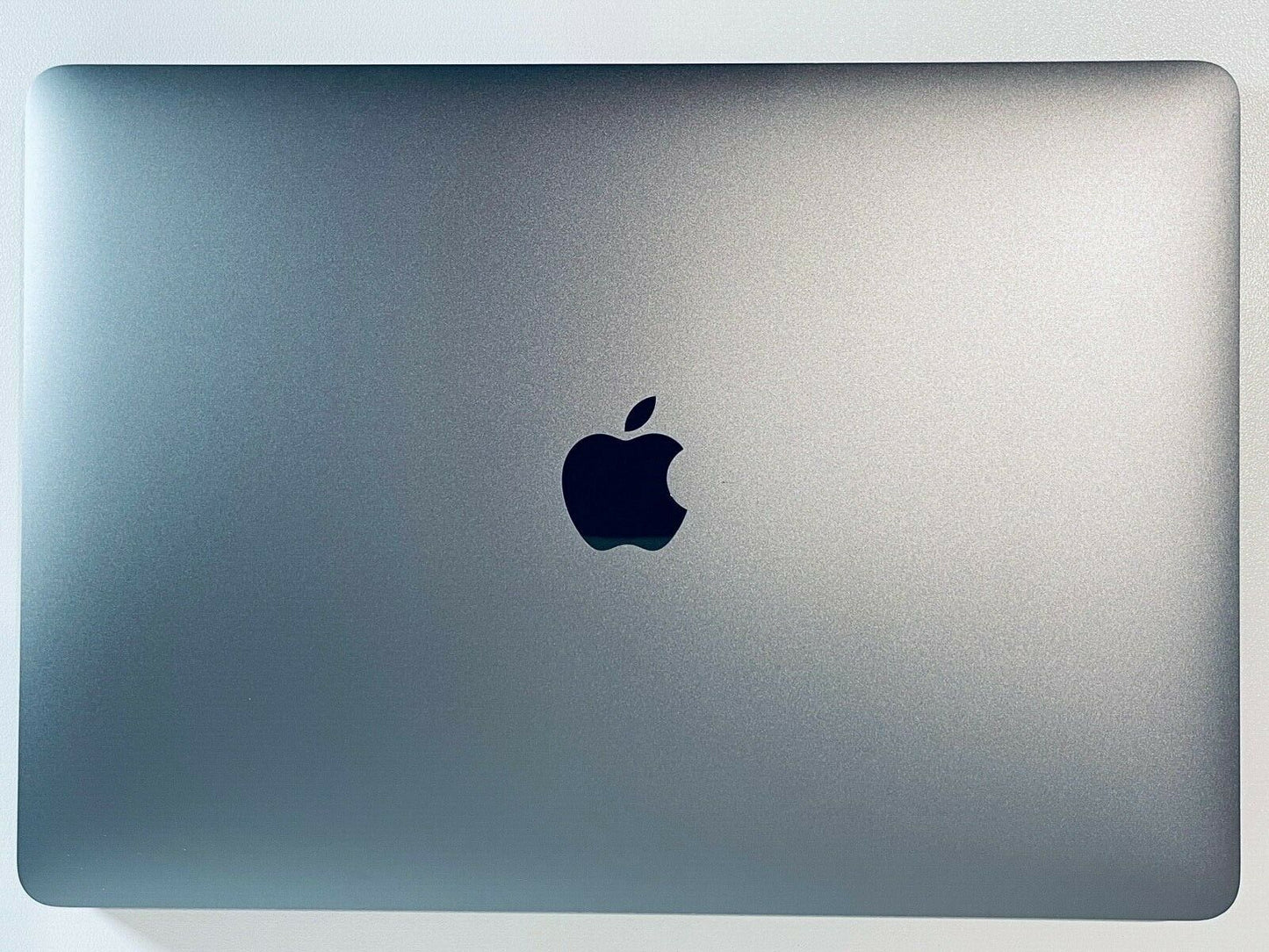 Apple MacBook Pro 13" 2020 Touch Bar Quad Core i5 2.0Ghz 16GB 4TB SSD