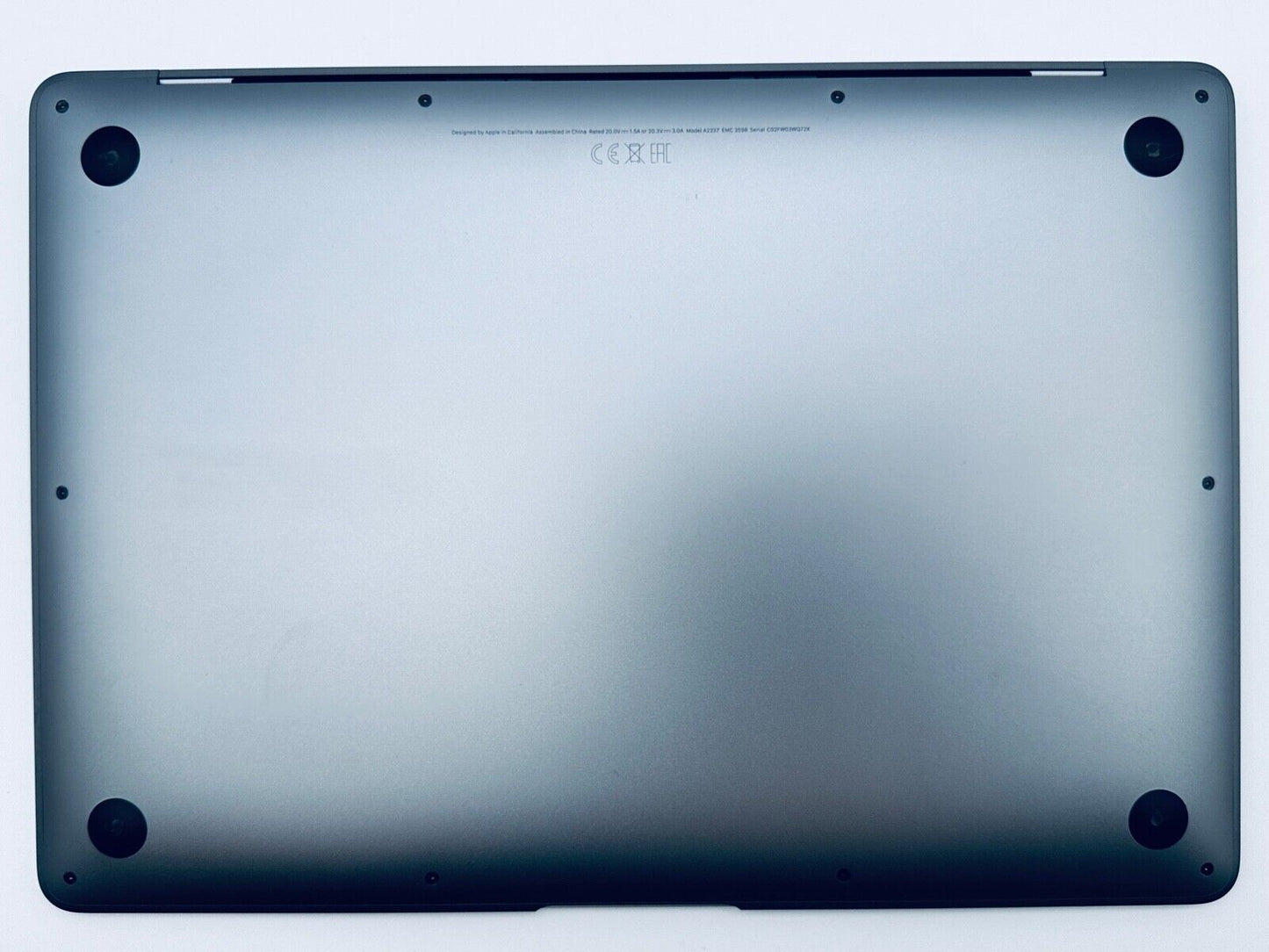 Apple MacBook Air 13" Retina M1 8-Core CPU 8-Core GPU 16GB Ram 1TB SSD