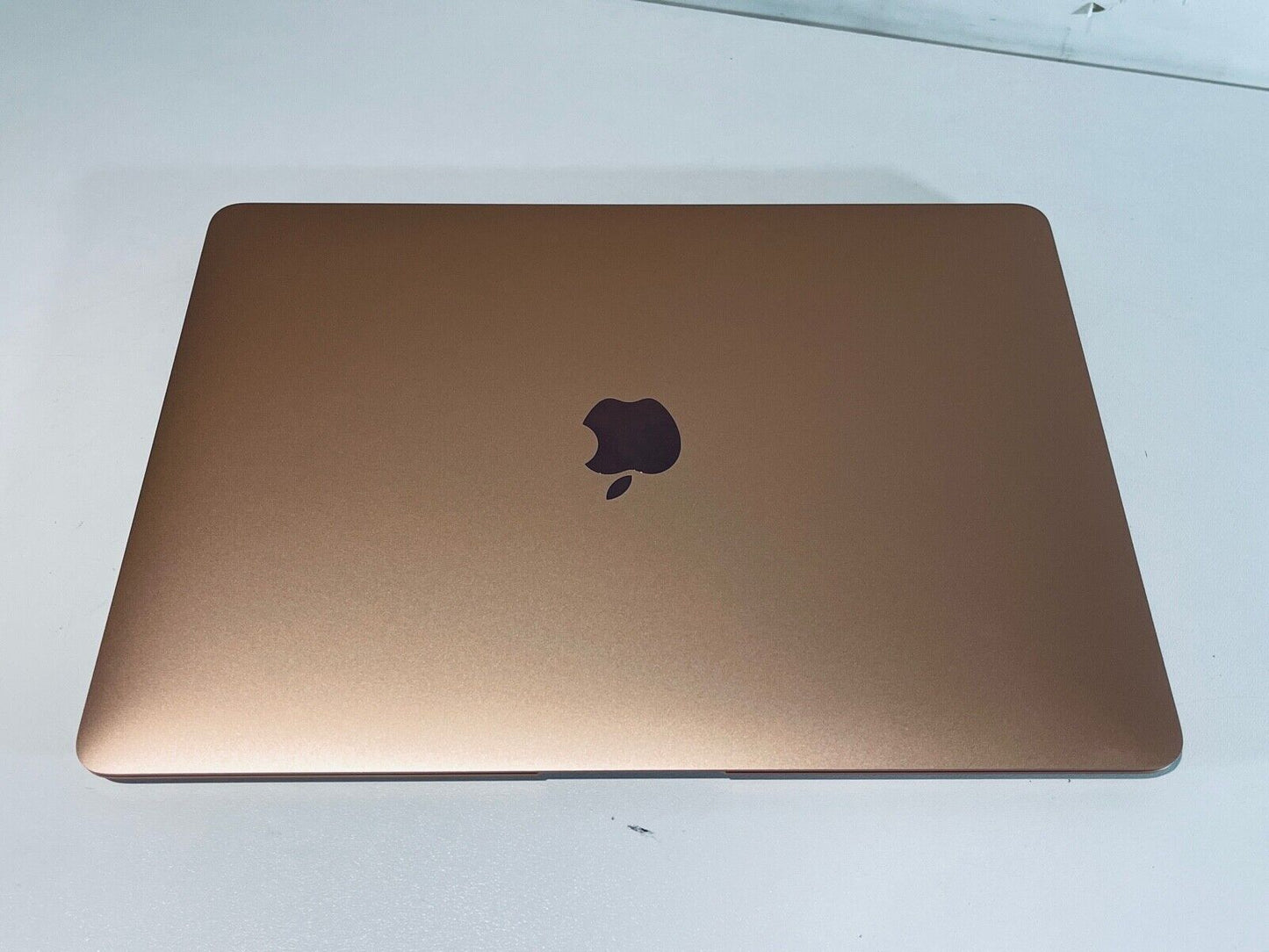 Apple MacBook Air 13" Retina M1 8-Core CPU 8-Core GPU 8GB Ram 512GB SSD